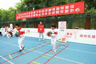 毫无悬念！亚历山大当选为加拿大95-65大胜法国全场最佳球员